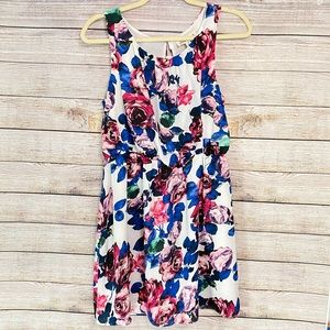 ⛱ NWT OLIVIE & OAK Floral Dress